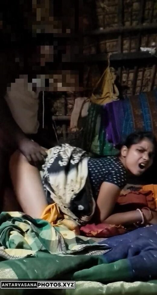Village Bhabhi Ke Hairy Chut Ke Xxx Pics Dekhe02